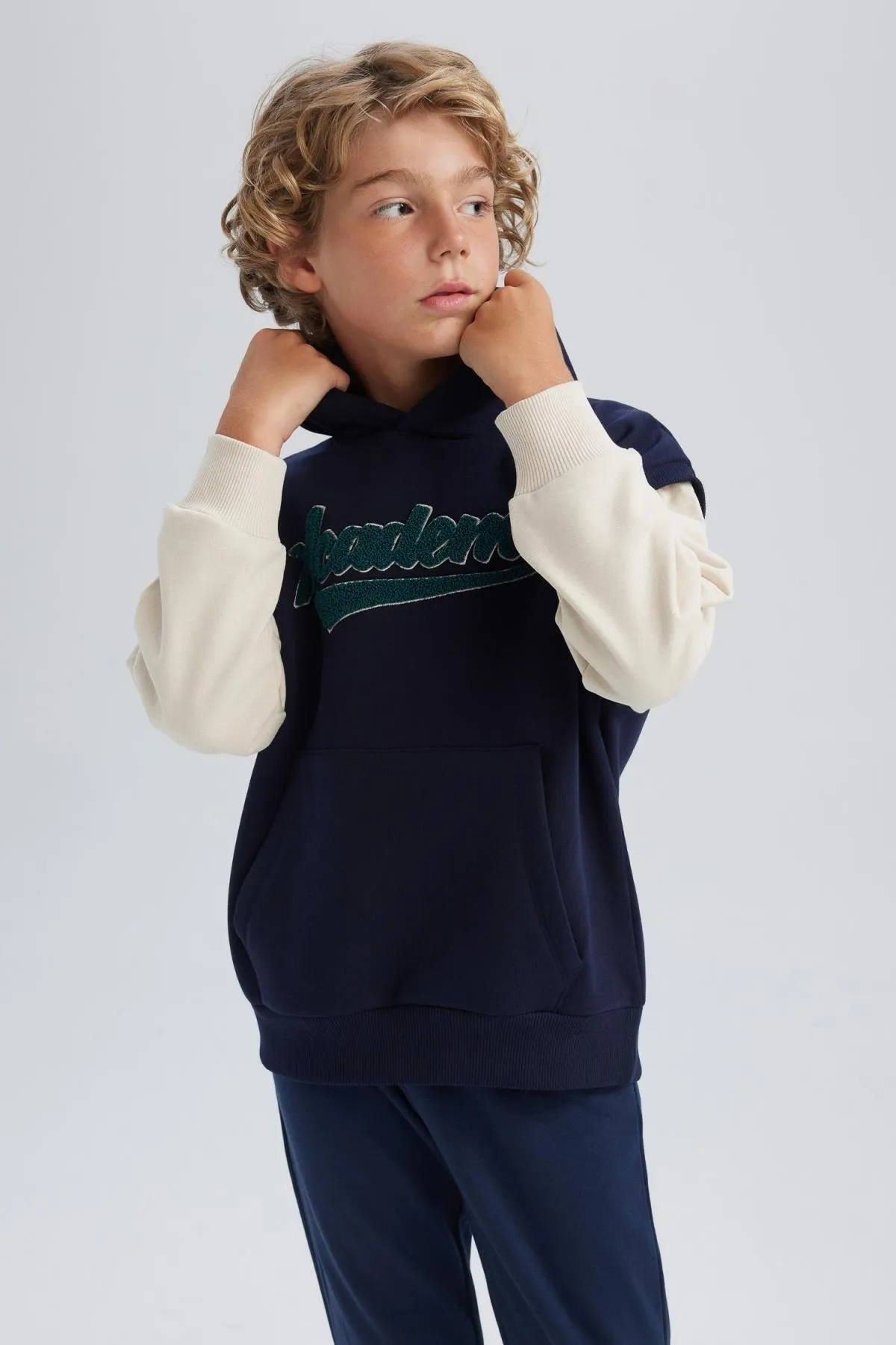 DeFacto  Dickes Sweatshirt mit Kapuze für Jungen in Oversize-Passform
