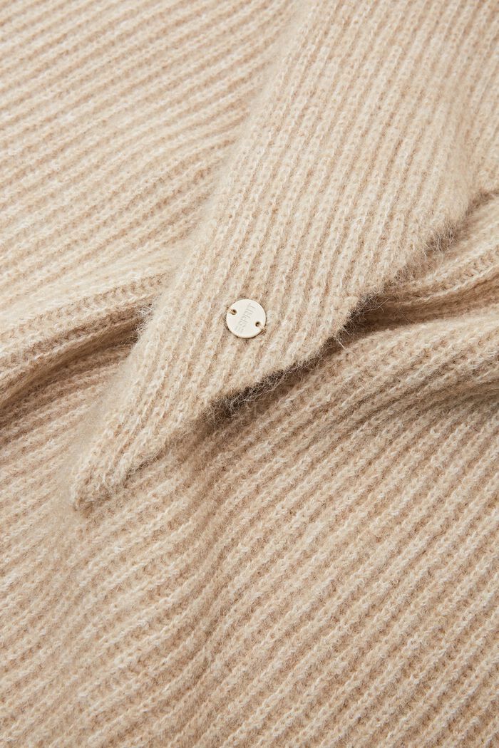 Dreieckiger Rippstrickschal