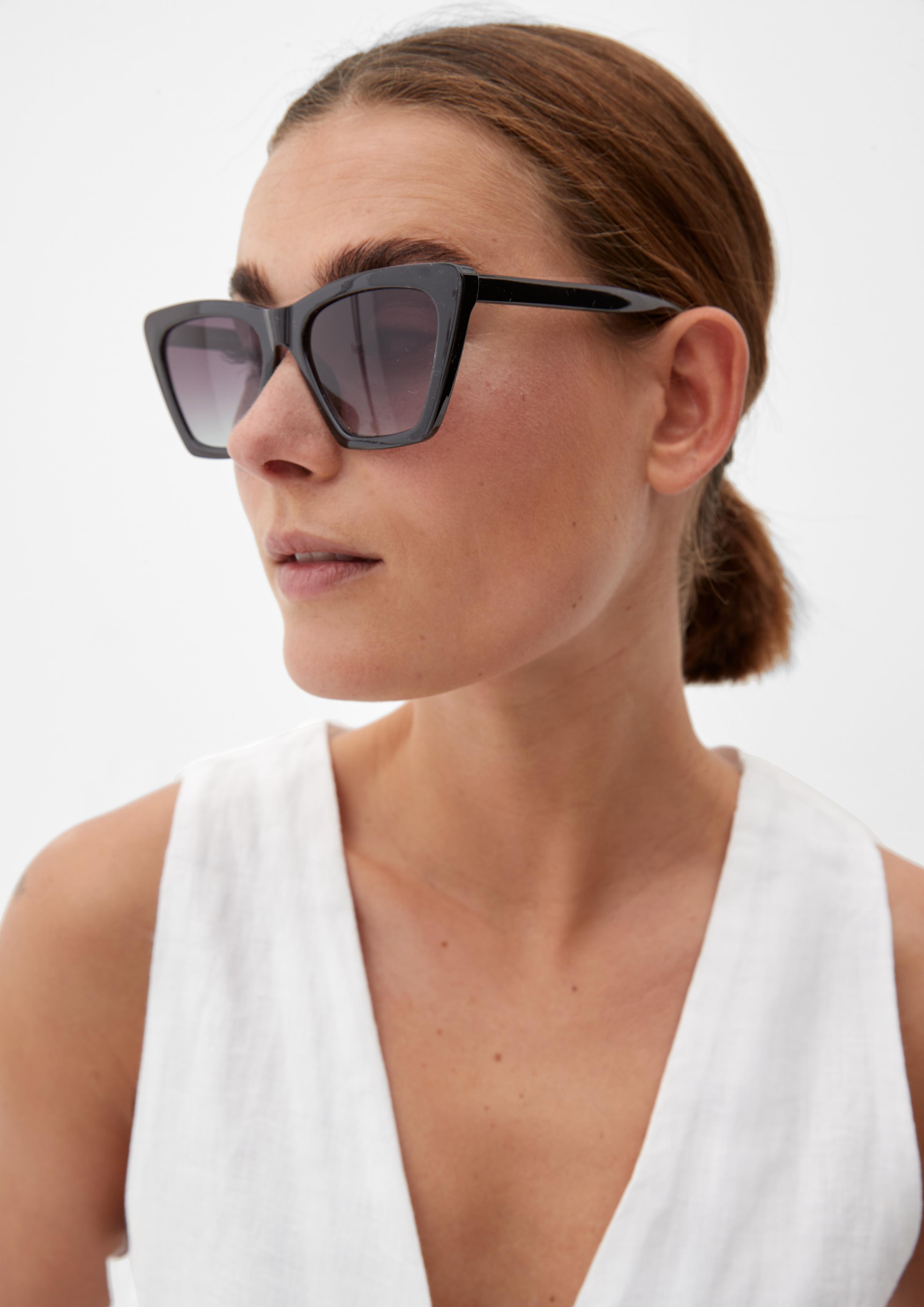 Sonnenbrille mit breiter Fassung  6008488-600