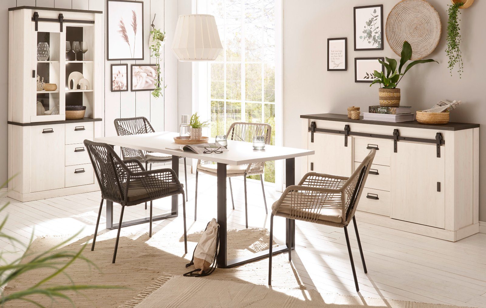 Furn.Design Esszimmer-Set Stove, (Komplett-Set in Pinie weiß Landhaus, 3-teilig inkl. Esstisch), mit Scheunentorbeschlag