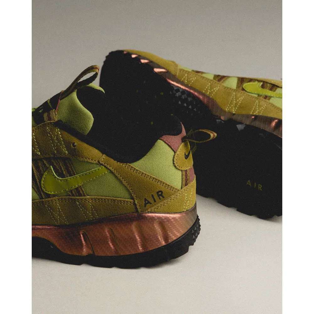 Nike Air Humara FJ7108-300 / grün