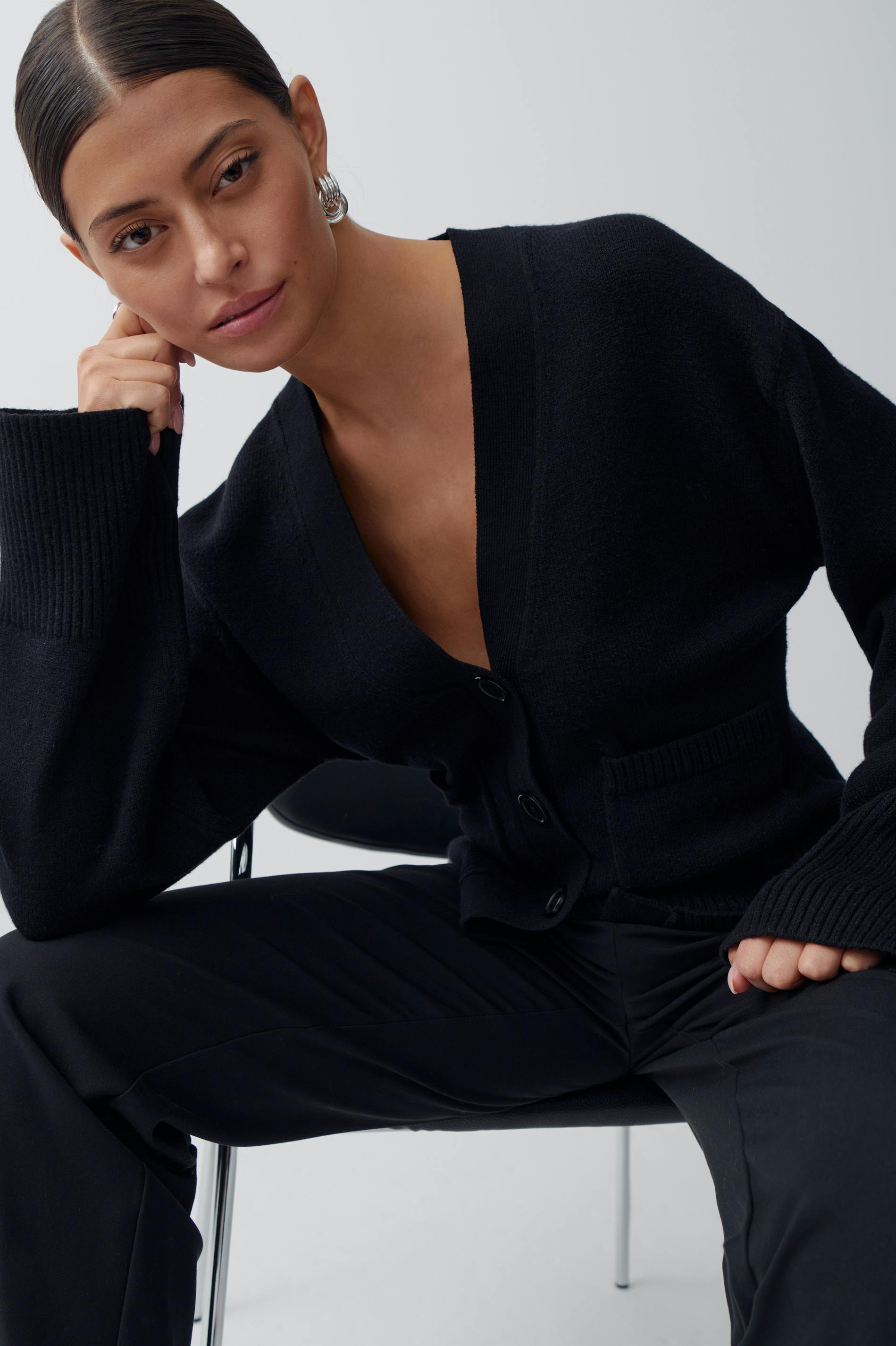 Knitted pocket cardigan