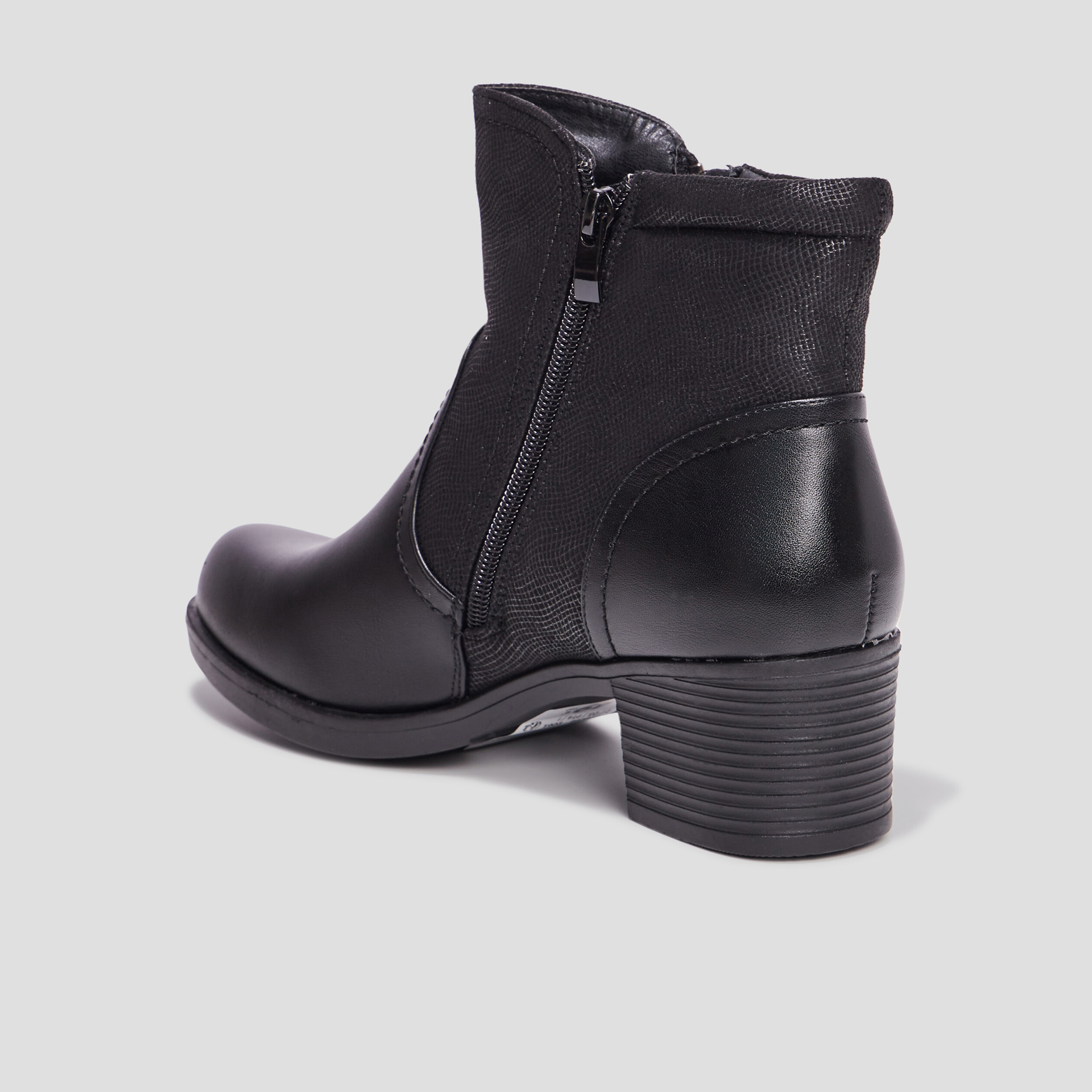 Bottines doublées et zippées pied large noir femme | La Halle