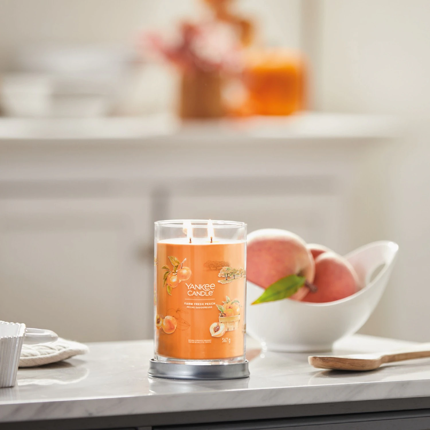YANKEE CANDLE Velik kozarec Tasty Peach