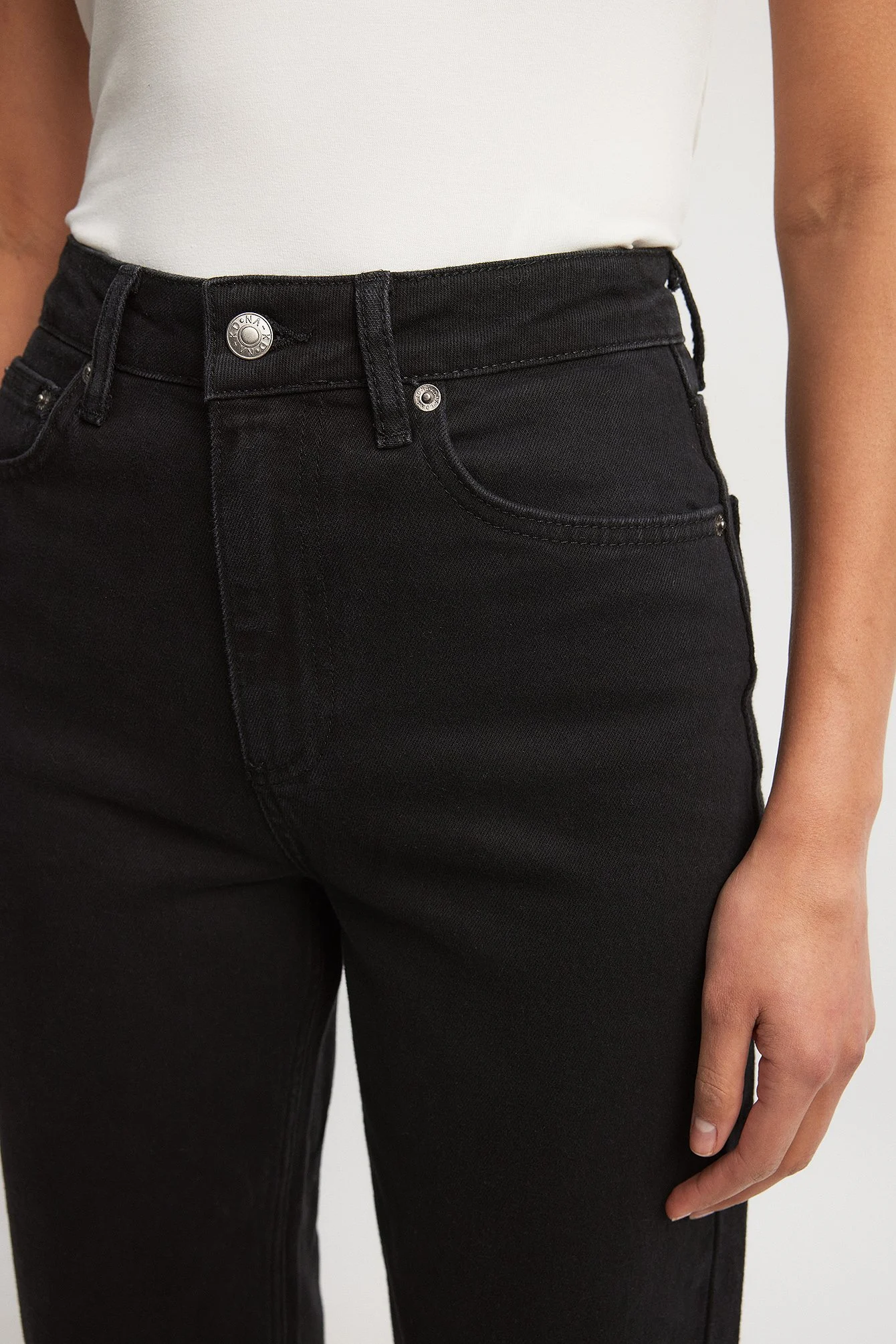 Hochgeschnittene Cropped-Jeans