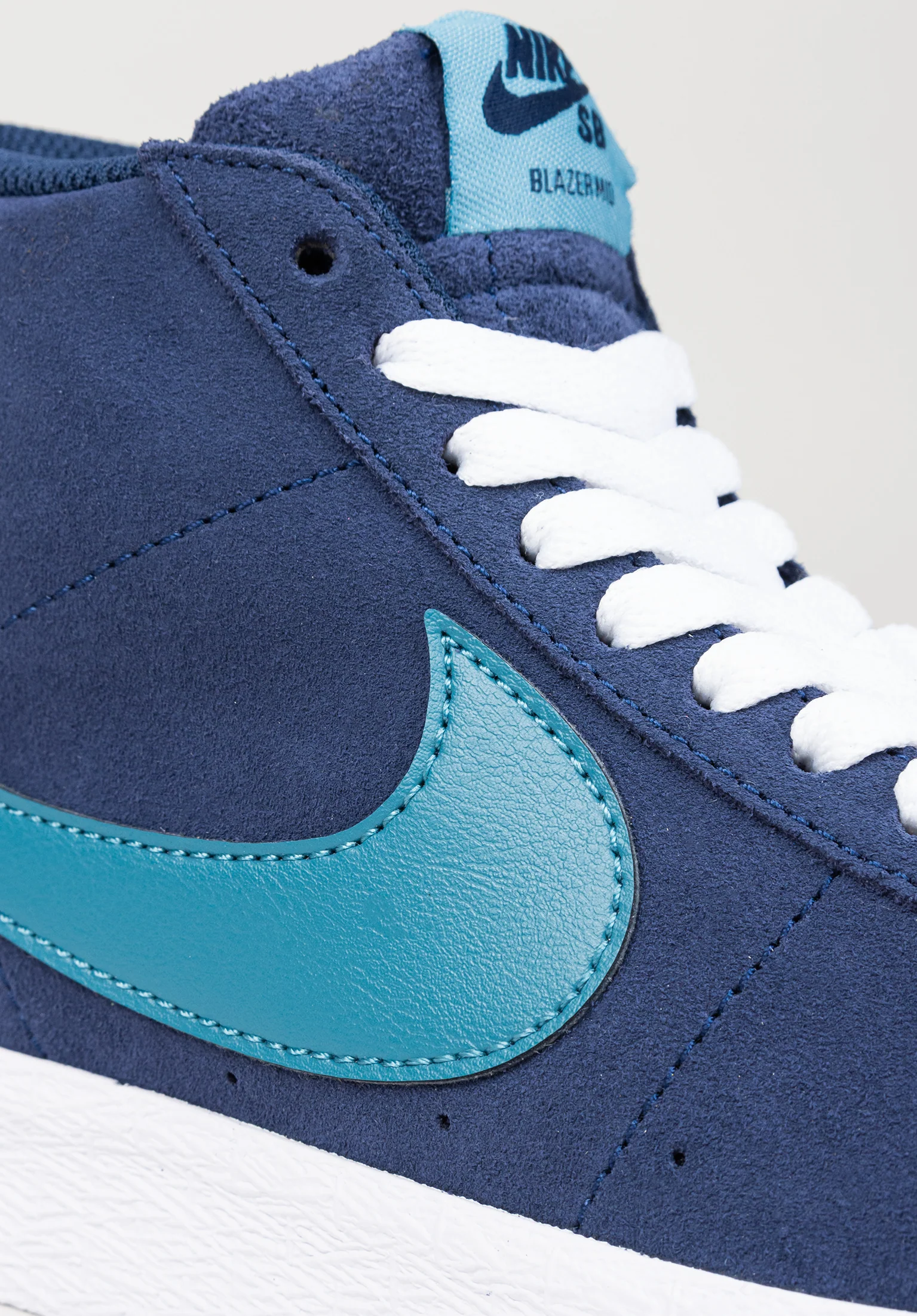 Zoom Blazer Mid