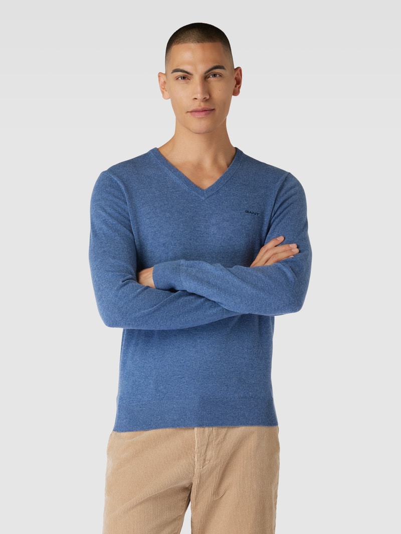 Strickpullover aus Lammwoll-Mix mit V-Ausschnitt in hellblau meliert