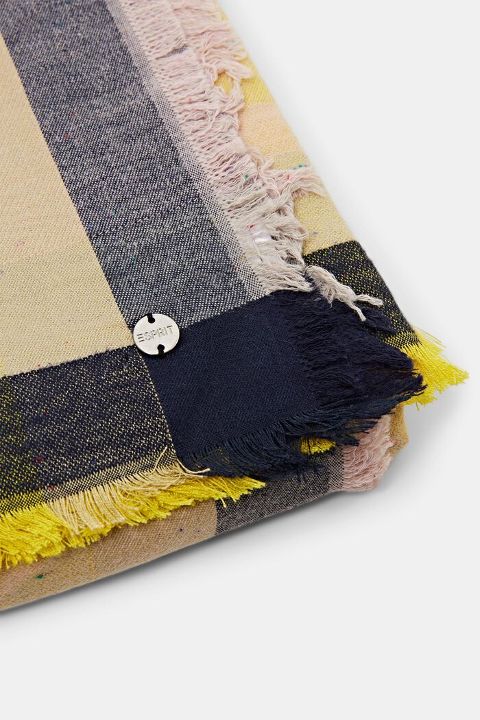 Strickschal mit Fransen