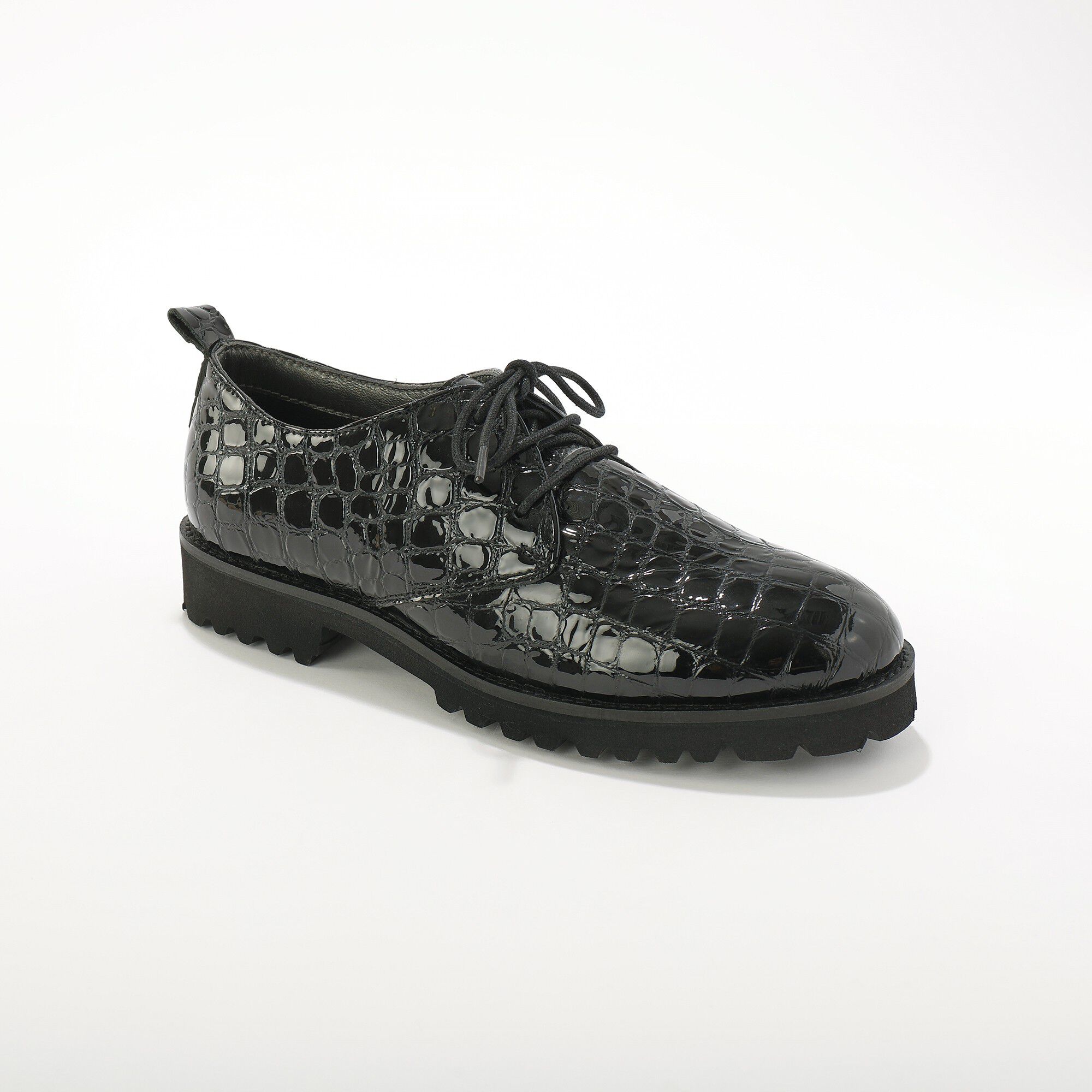 Derbies vernies à lacets en cuir