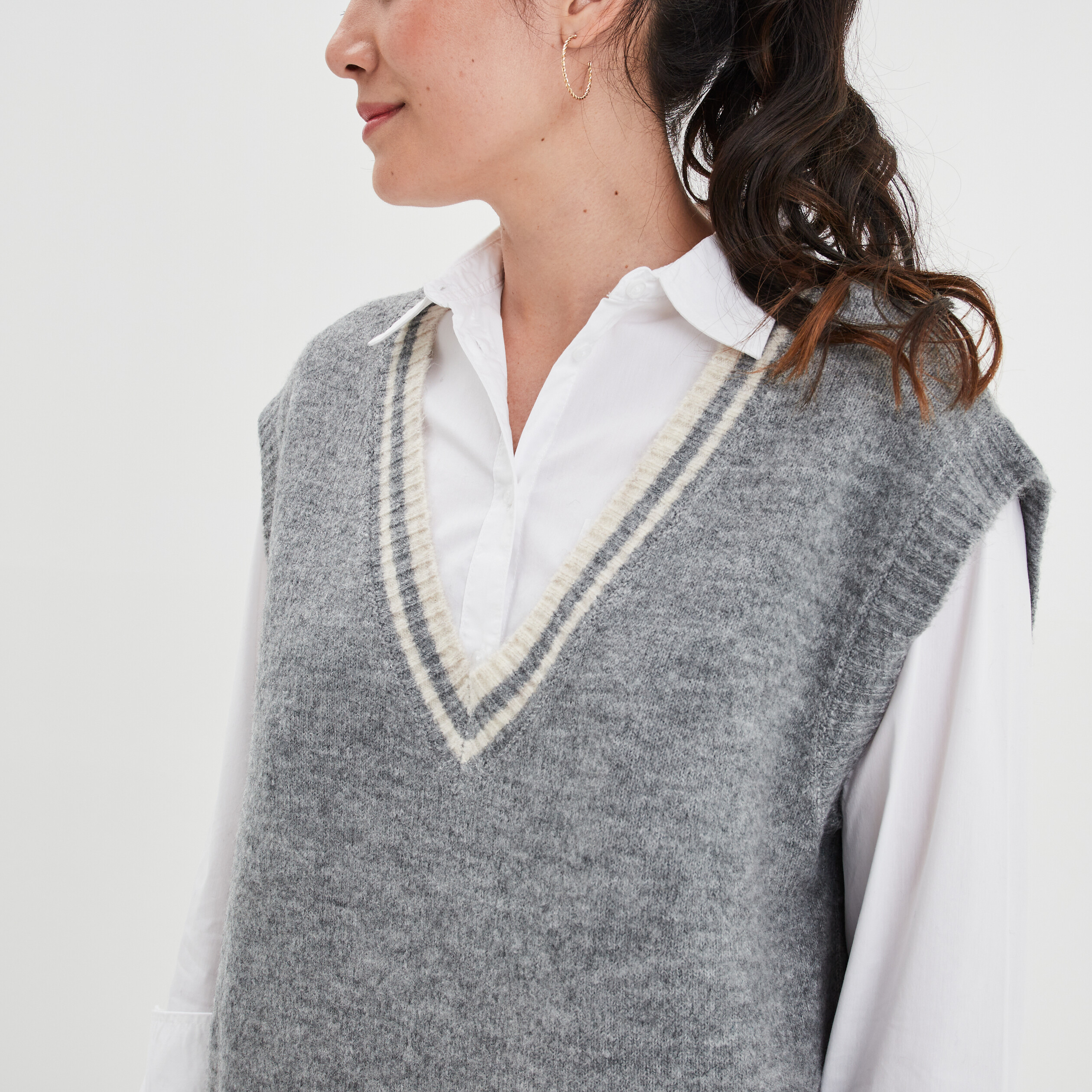 Pull sans manches oversize col en V gris clair femme | La Halle