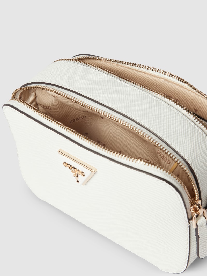 Camera Bag mit Schulterriemen in metallic Modell 'NOELLE' in weiß