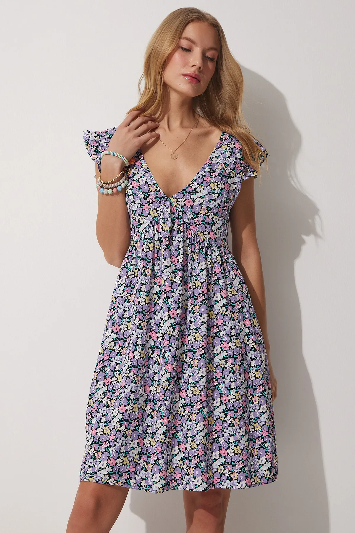Happiness İstanbul  Sommerkleid aus Viskose mit Blumenmuster und V-Ausschnitt