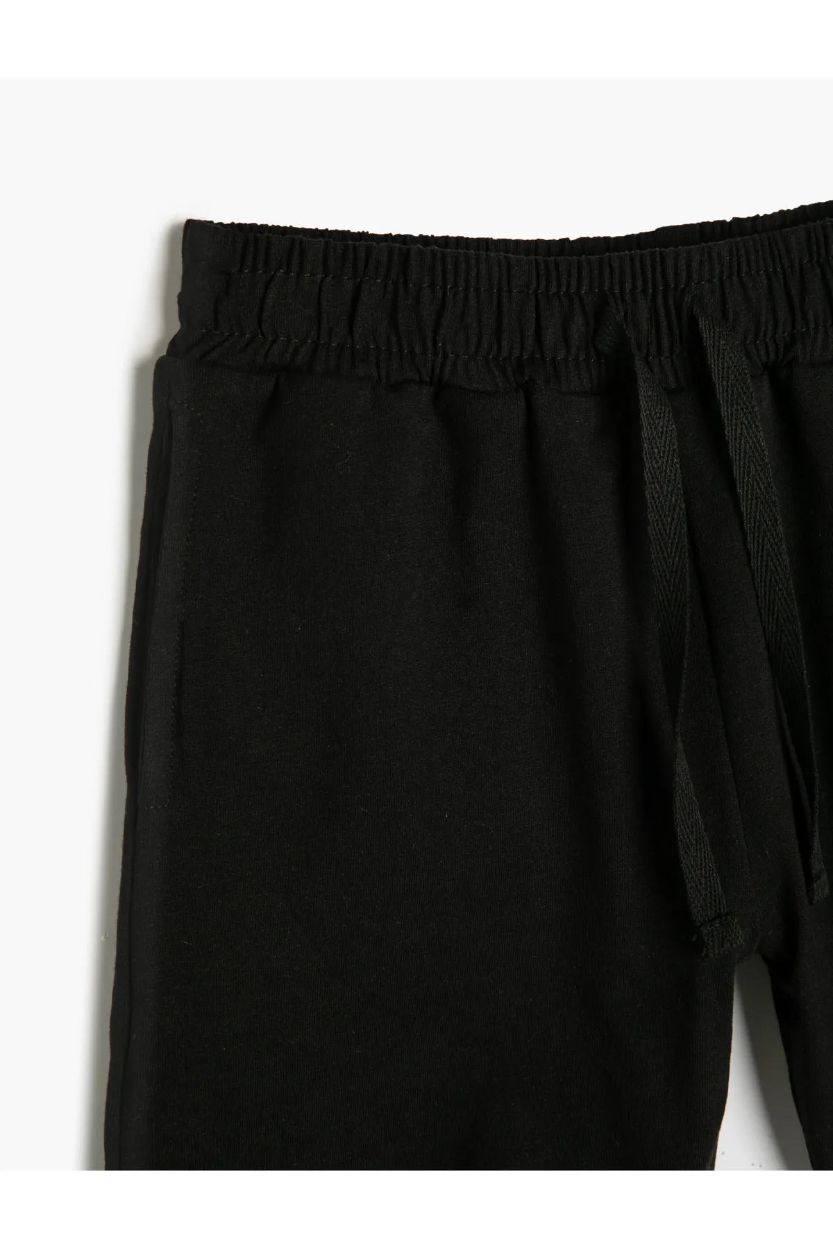 Koton  Shorts Basic aus Baumwolle mit Bindegürtel und Tasche