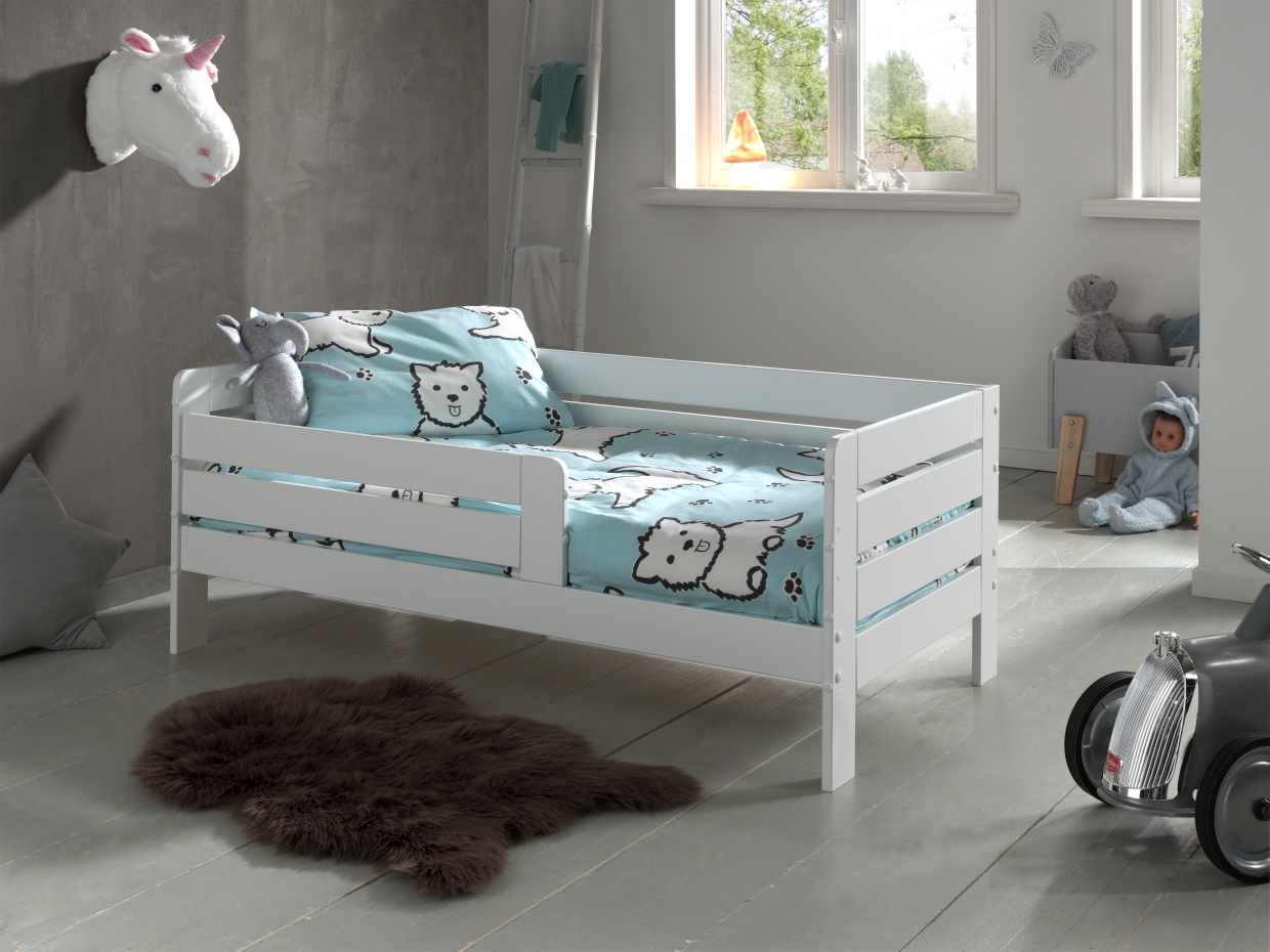 VIPACK Juniorbett mit Liegefläche 70 x 140 cm, Umrandung mit waagerechten Paneelen, Ausf. MDF weiß lackiert