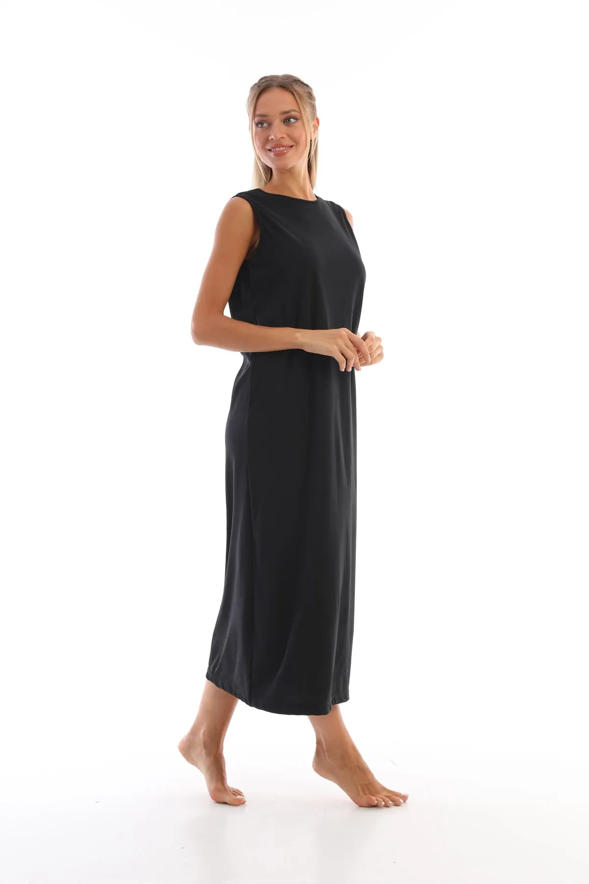 medipek  Schwarzes, ärmelloses Kleid mit Unterrock