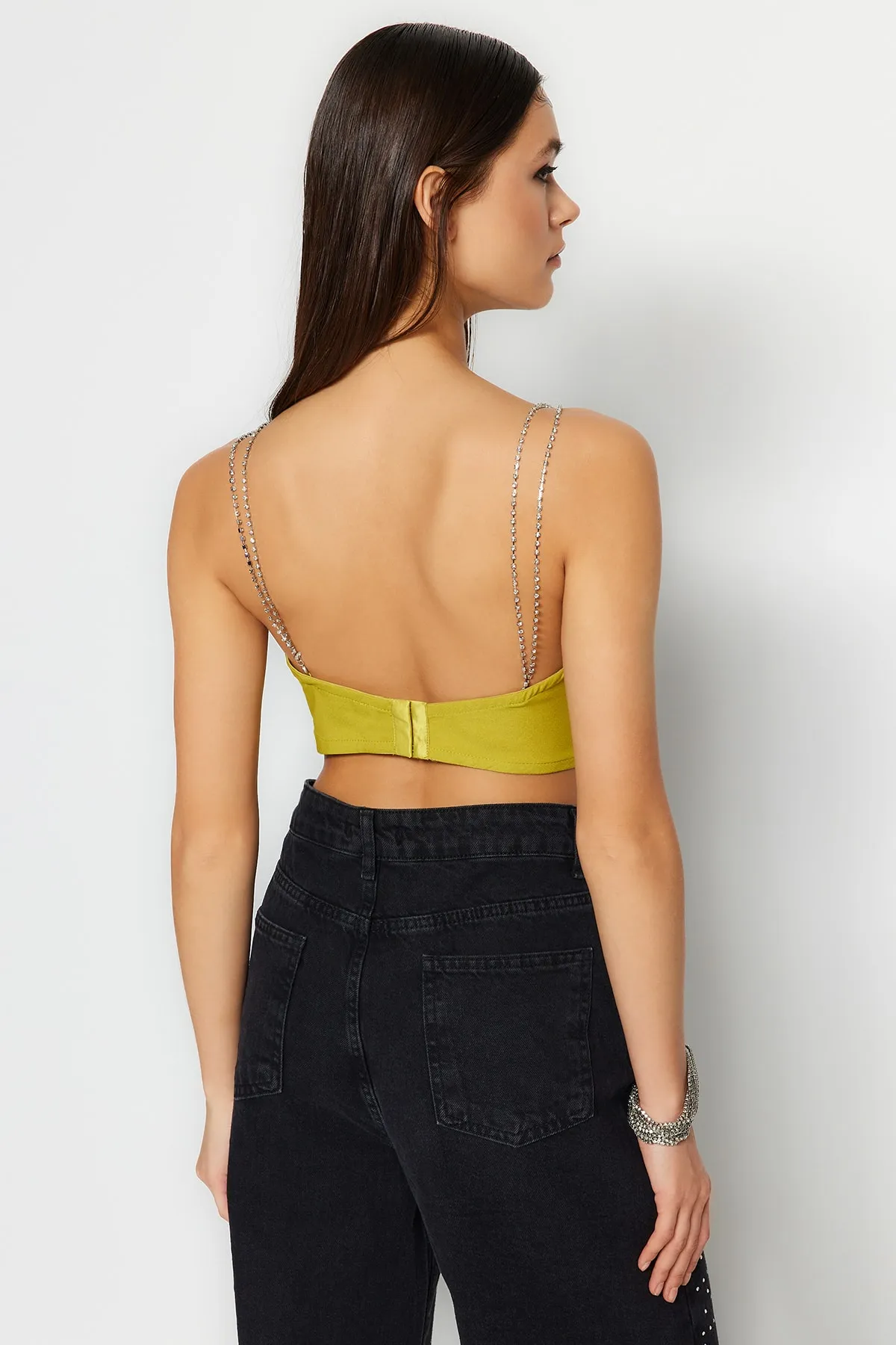 Trendyol Collection  Hellgrünes, bauchfreies, gefüttertes, gewebtes Bustier mit glänzendem Stein TPRSS23BS00047