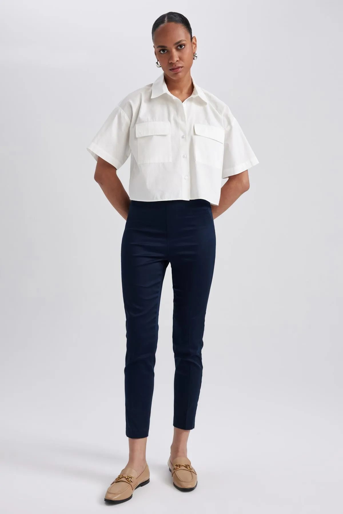DeFacto  Valentina Sigaret Satinhose mit normaler Taille und geradem Bein J8743az23wn