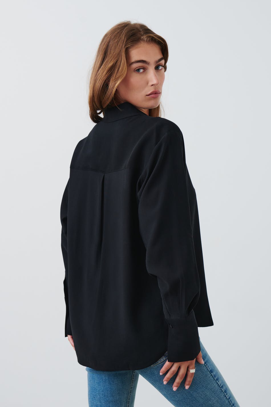 Relaxed viscose shirt