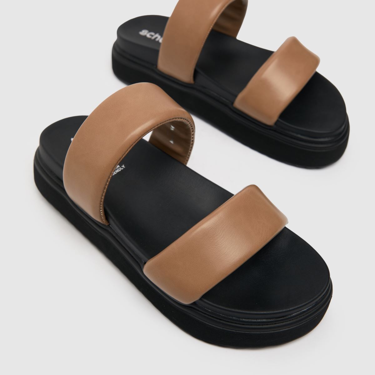 Schuh True párnázott szandál natúr színben