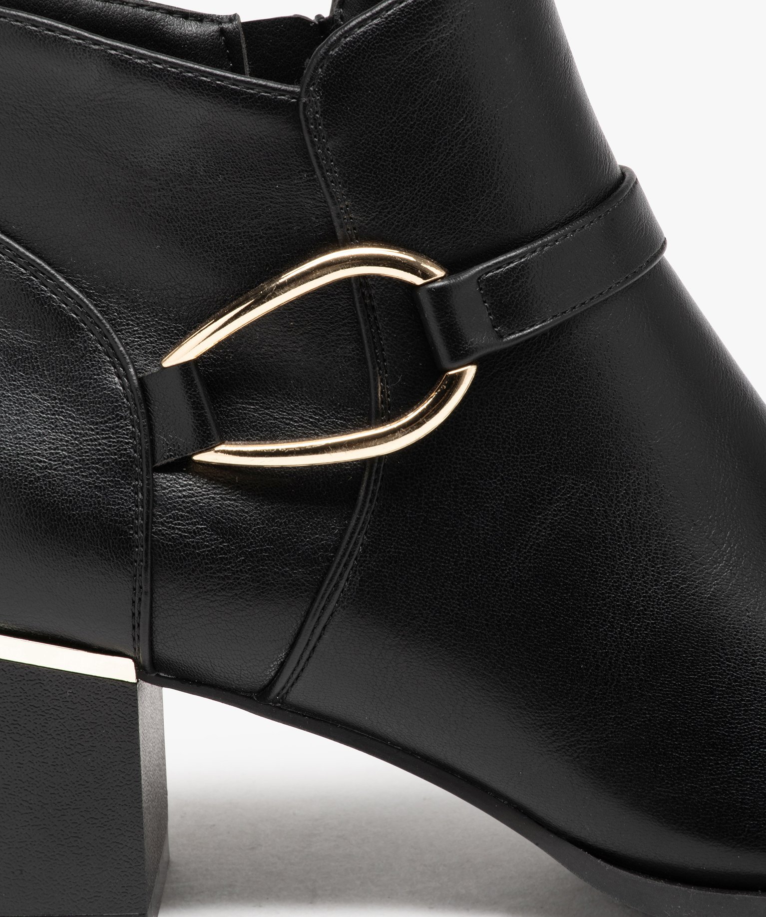 Boots femme unies à talon carré et bout amande noir | GEMO