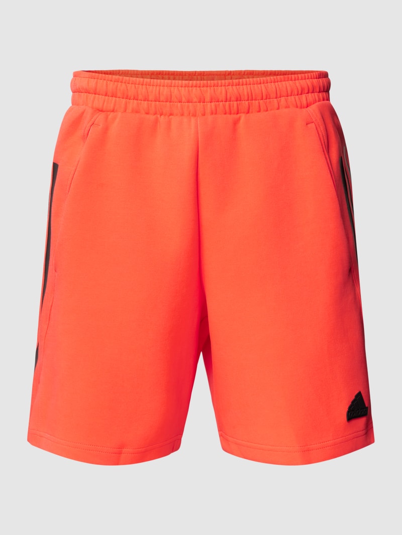 Shorts mit Label-Detail in rot