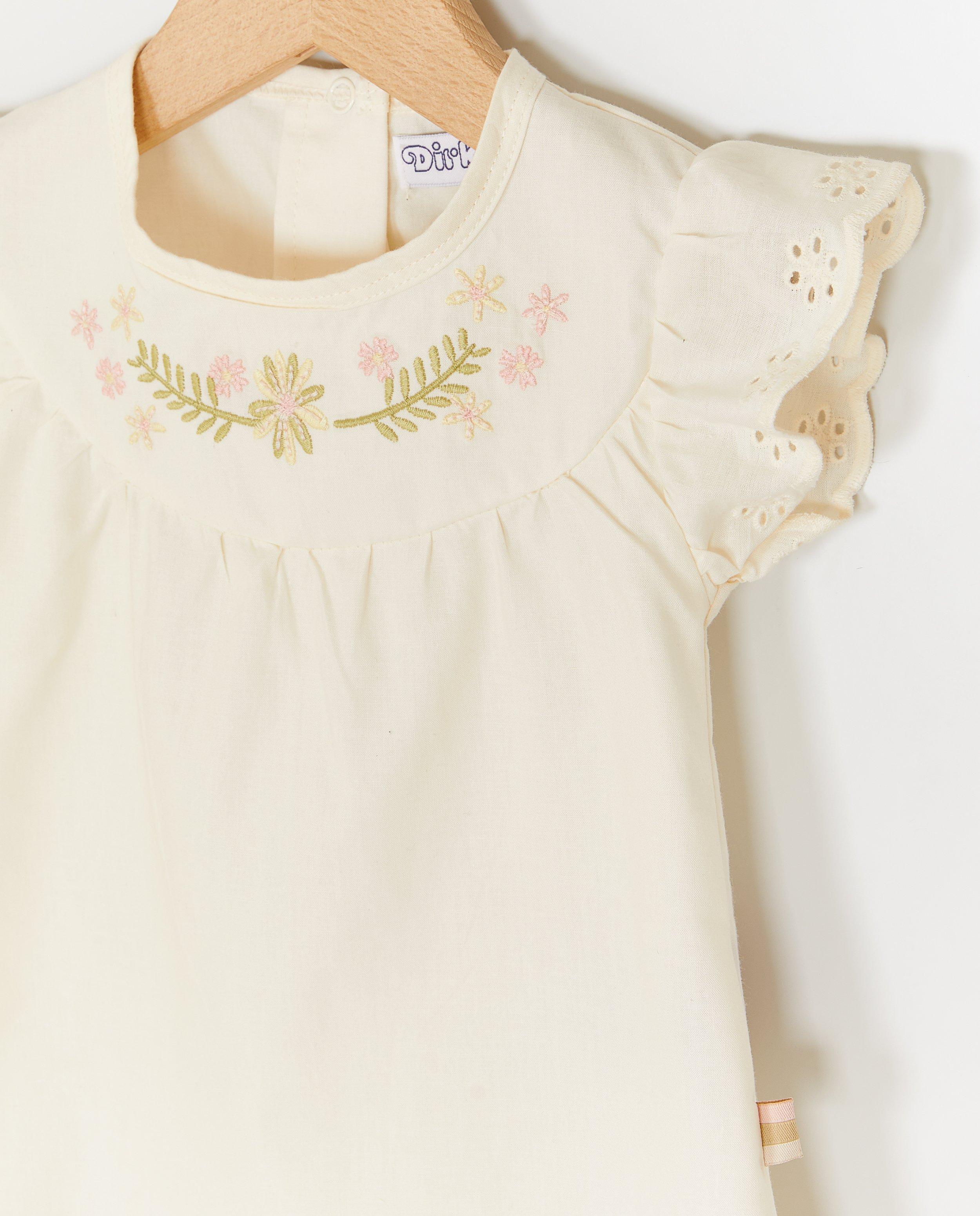 Tricou Dirkje cu flori brodate alb