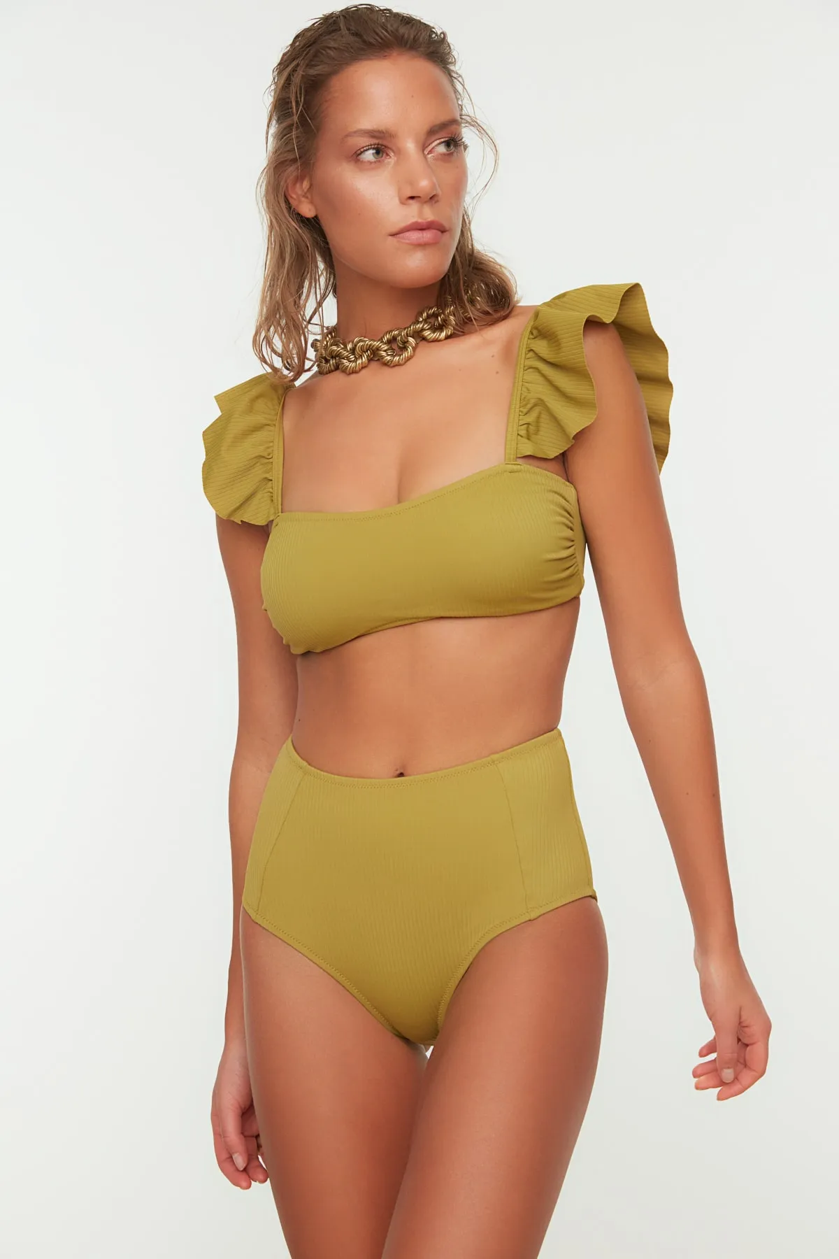 Trendyol Collection  Grünes Bralet-Rüschen-strukturiertes Hipster-Bikini-Set mit hoher Taille TBESS22BT0049