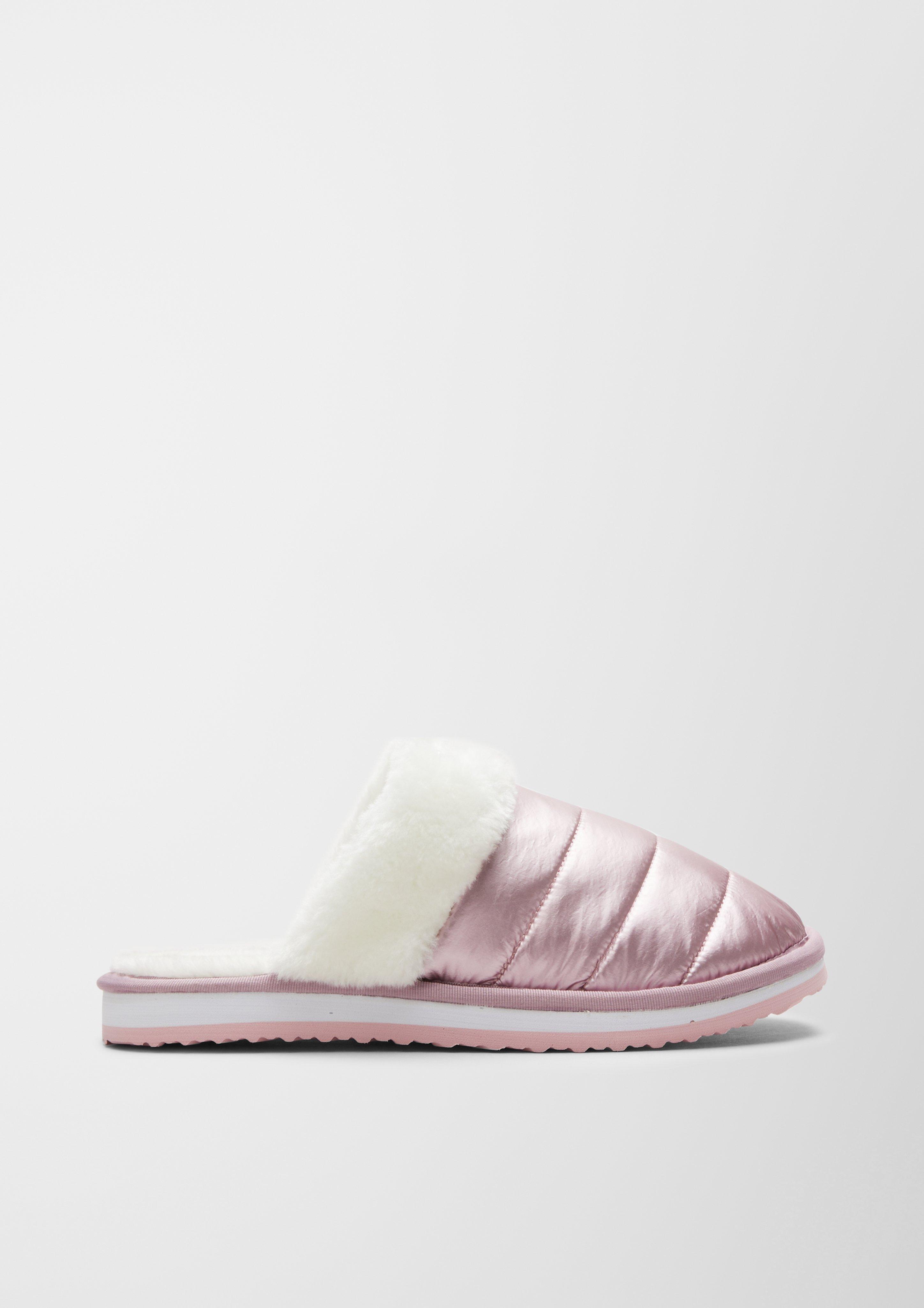 Pantoffeln im Metallic-Look  101.207.104.27102-544