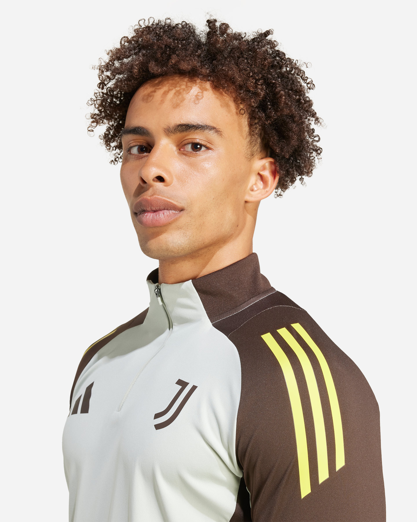 Oficiálne futbalové oblečenie Adidas Juventus EU Training M JJ1558