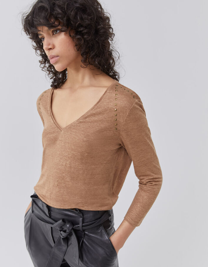 Tee-shirt beige en lin foil détails clous bijous femme
