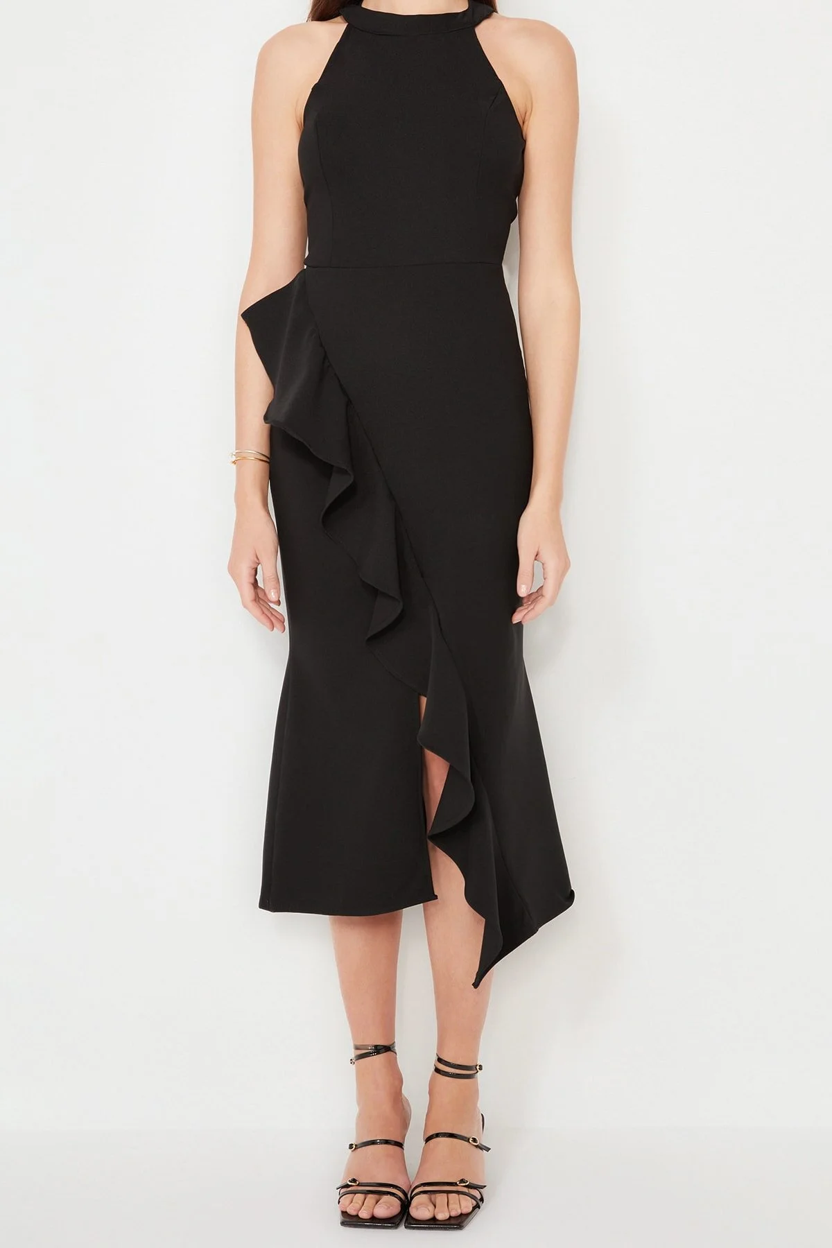 Trendyol Collection  Schwarzes, gewebtes, gefüttertes Volant-Elegantes Abendkleid TPRAW19BB0144