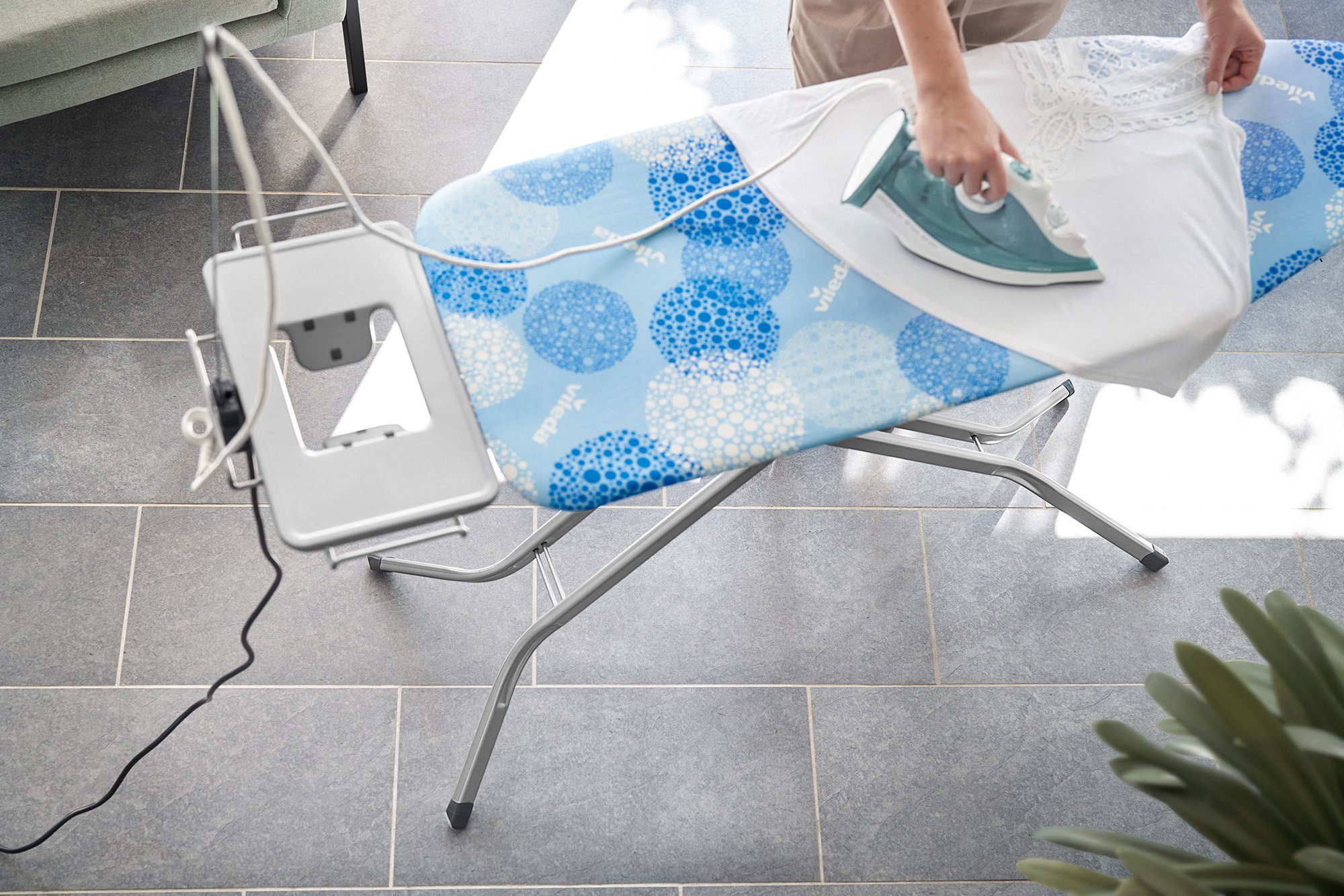 Vileda Bügelbrett Solid Plus, Bügelfläche 44x122 cm