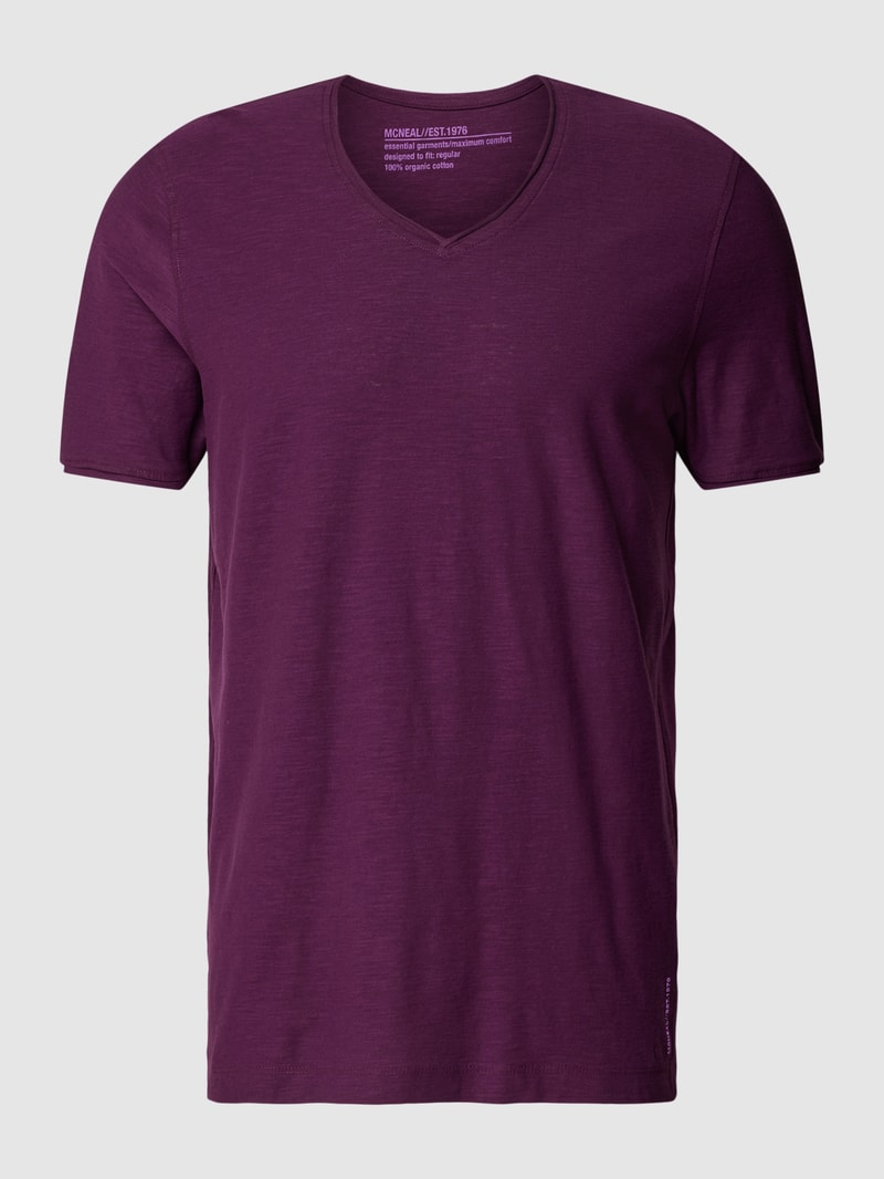 Regular Fit T-Shirt aus Baumwolle mit V-Ausschnitt in aubergine