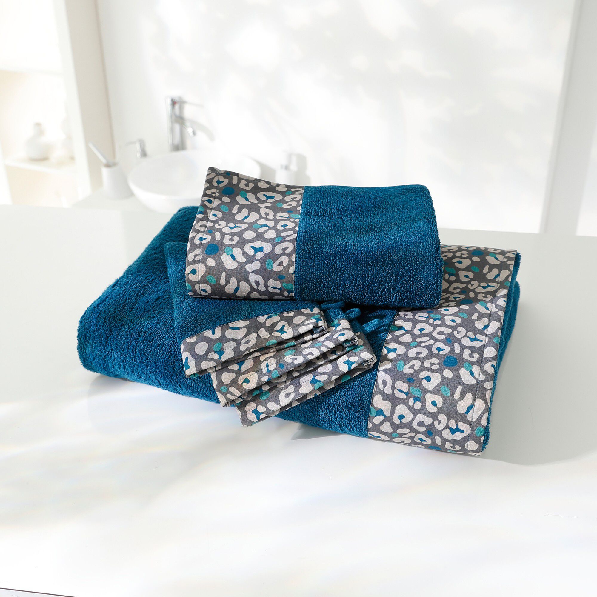 Éponge bouclette 420 g/m² liteau imprimé léopard
