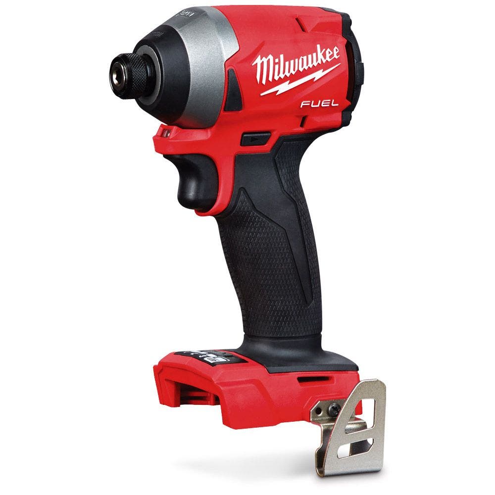 Kit Combinado MILWAUKEE FUEL™ 18V com 6 Peças: 2 x 5,0 Ah M18FPP6G2-502B