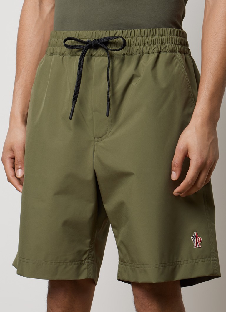 Pantaloni scurți Moncler cu croială dreaptă, buzunare laterale și logo