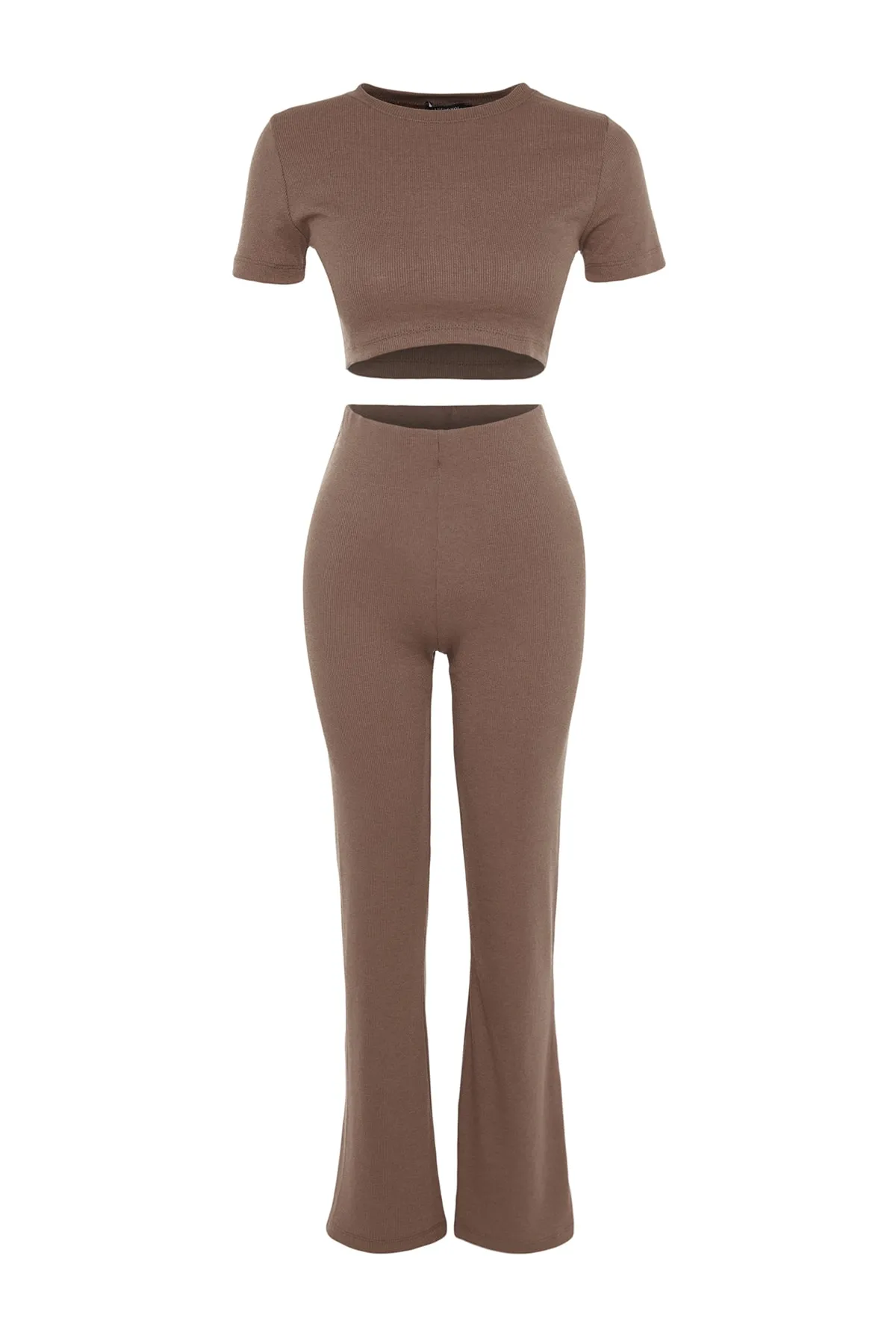Trendyol Collection  Braunes, kurzes Set aus geripptem, flexiblem Strickoberteil und -unterteil mit Rundhalsausschnitt TWOSS21AU0160