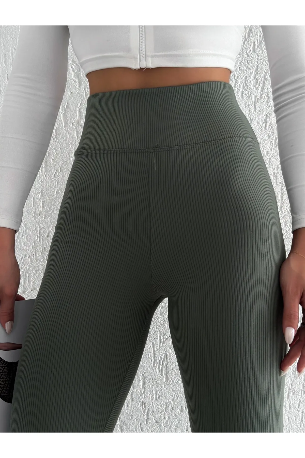 BEJNA  Khakifarbene, gerippte Fleece-Strumpfhose für Damen mit hoher Taille