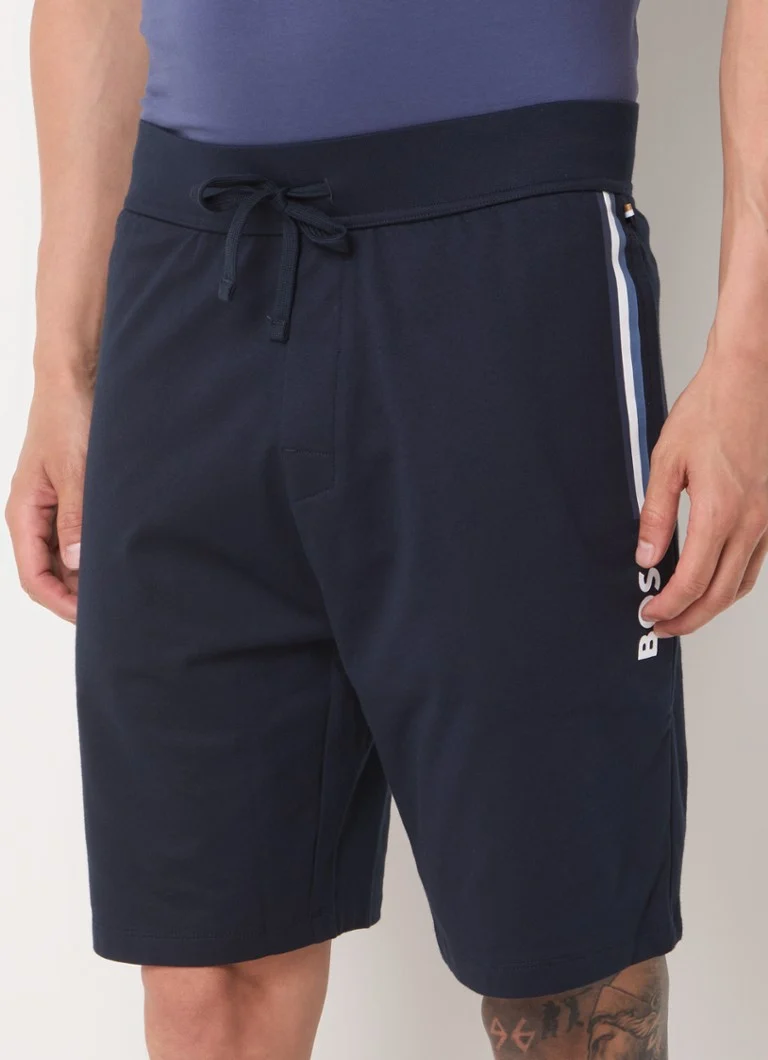 Pantaloni scurți originali Hugo Boss pentru acasă, cu croială dreaptă și logo.
