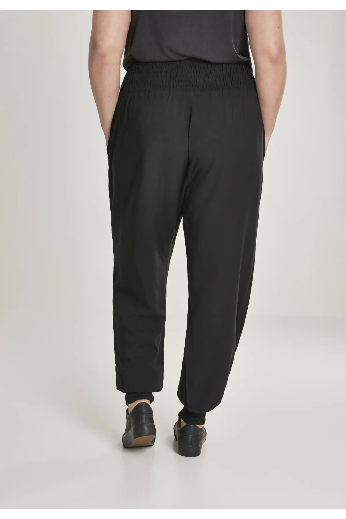 Urban Classics  Jogginghose - Schwarz - Relaxed