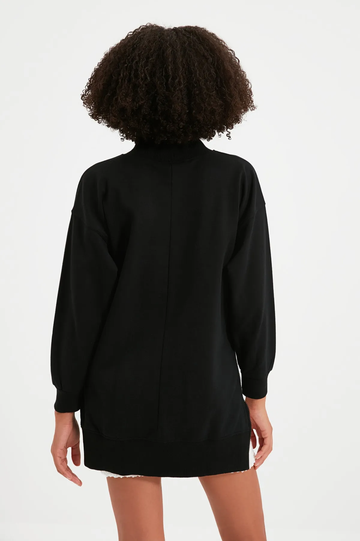 Trendyol Collection  Schwarzes, langes, übergroßes/weites Sweatshirt mit Reißverschluss, Stehkragen, dickem Fleece innen, Strick-Sweatshirt TWOAW20SW0322