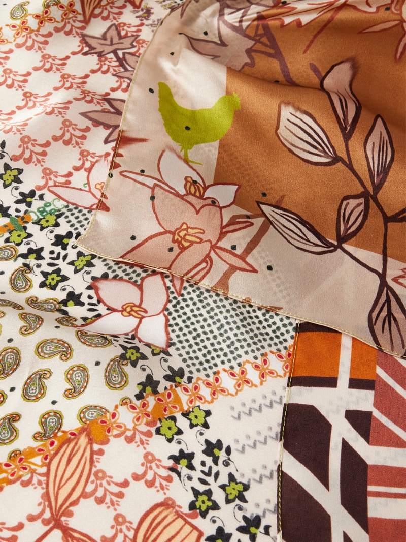 Schal aus Seide mit Allover-Muster Modell 'COLLECTIONS' in rostrot