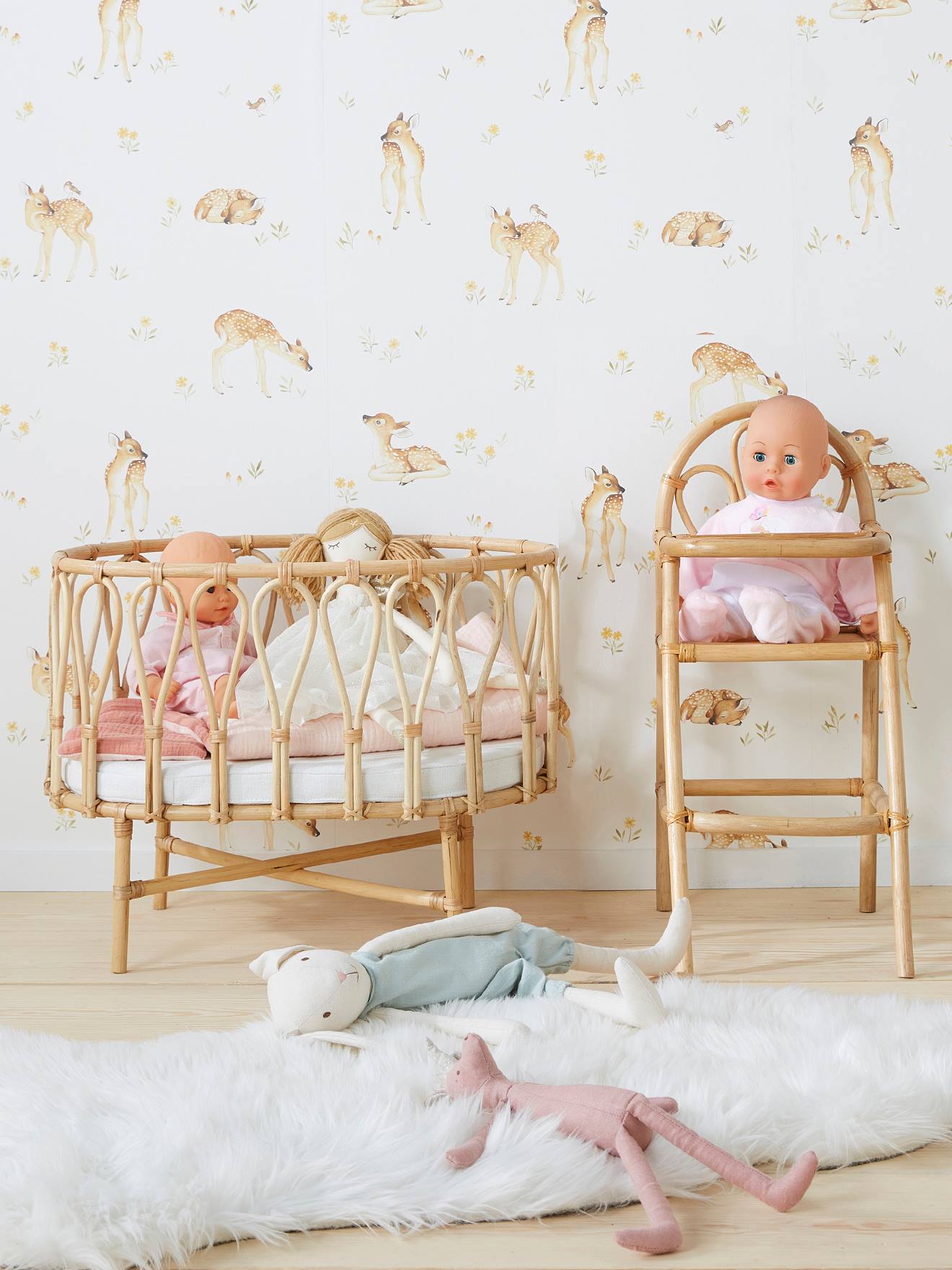 Chaise haute poupon en rotin beige
