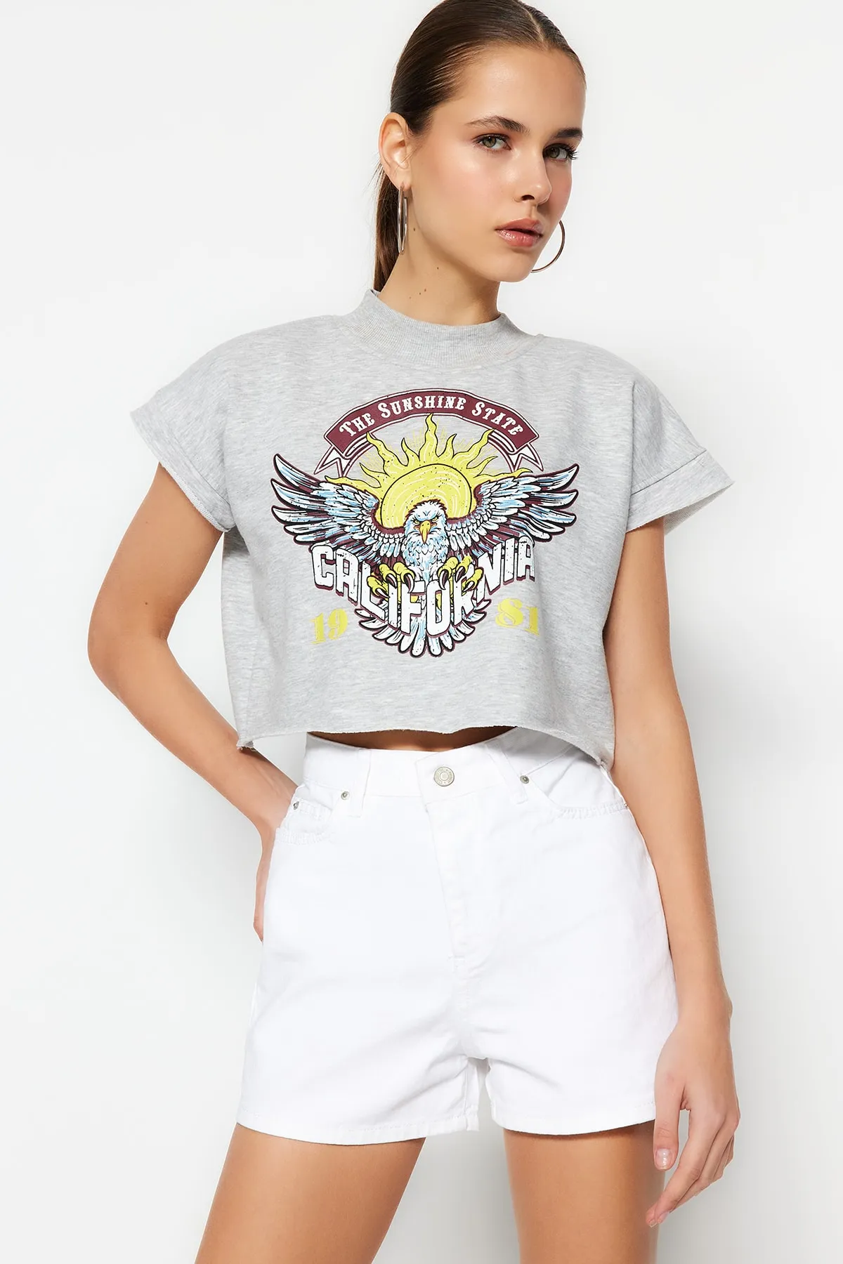 Trendyol Collection  Shorts - Weiß - Hoher Bund