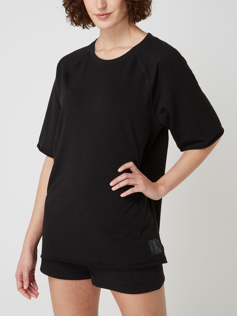 Pyjama-Oberteil mit kurzen Raglanärmeln in schwarz