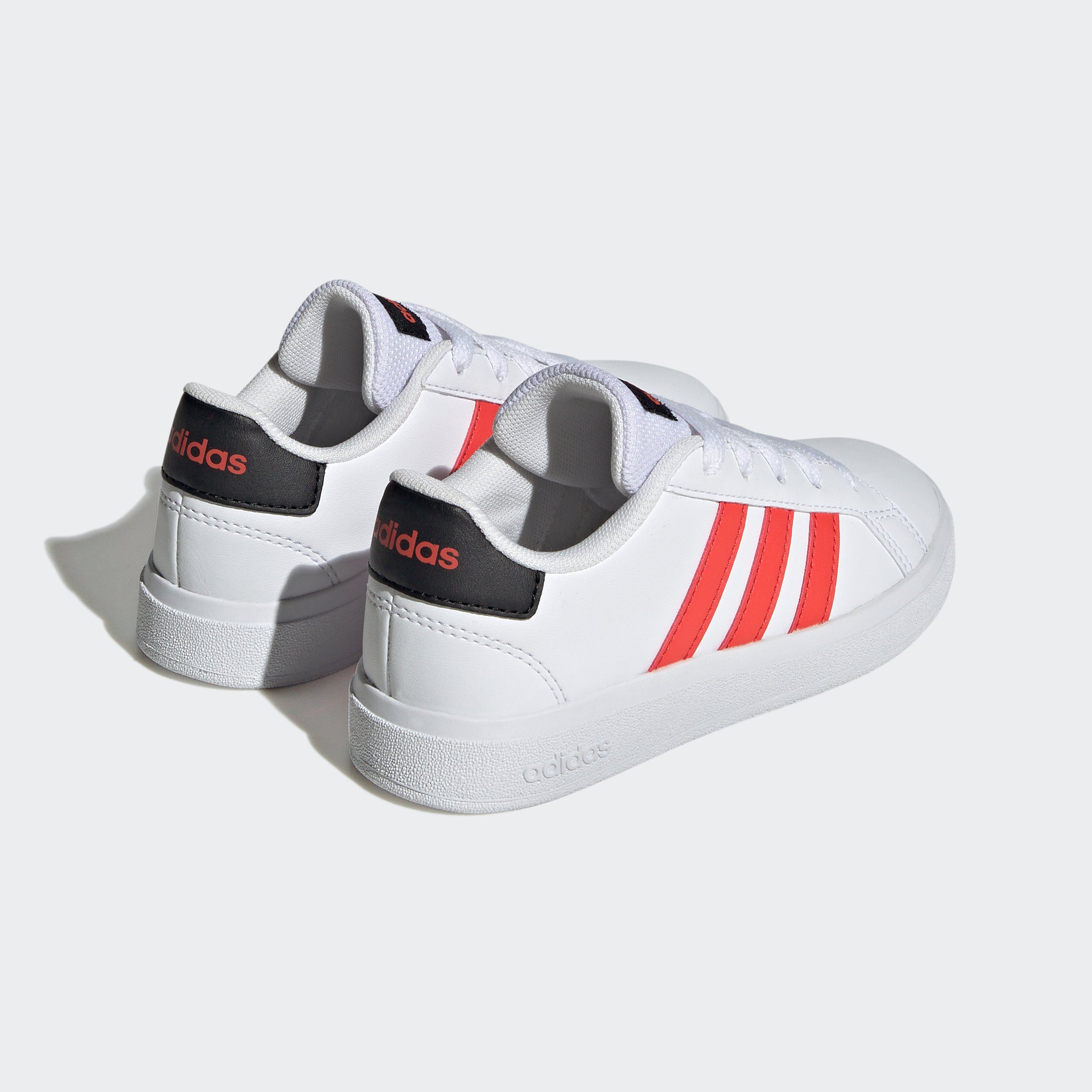 adidas Sportswear GRAND COURT LIFESTYLE TENNIS LACE-UP Sneaker Design auf den Spuren des adidas Superstar