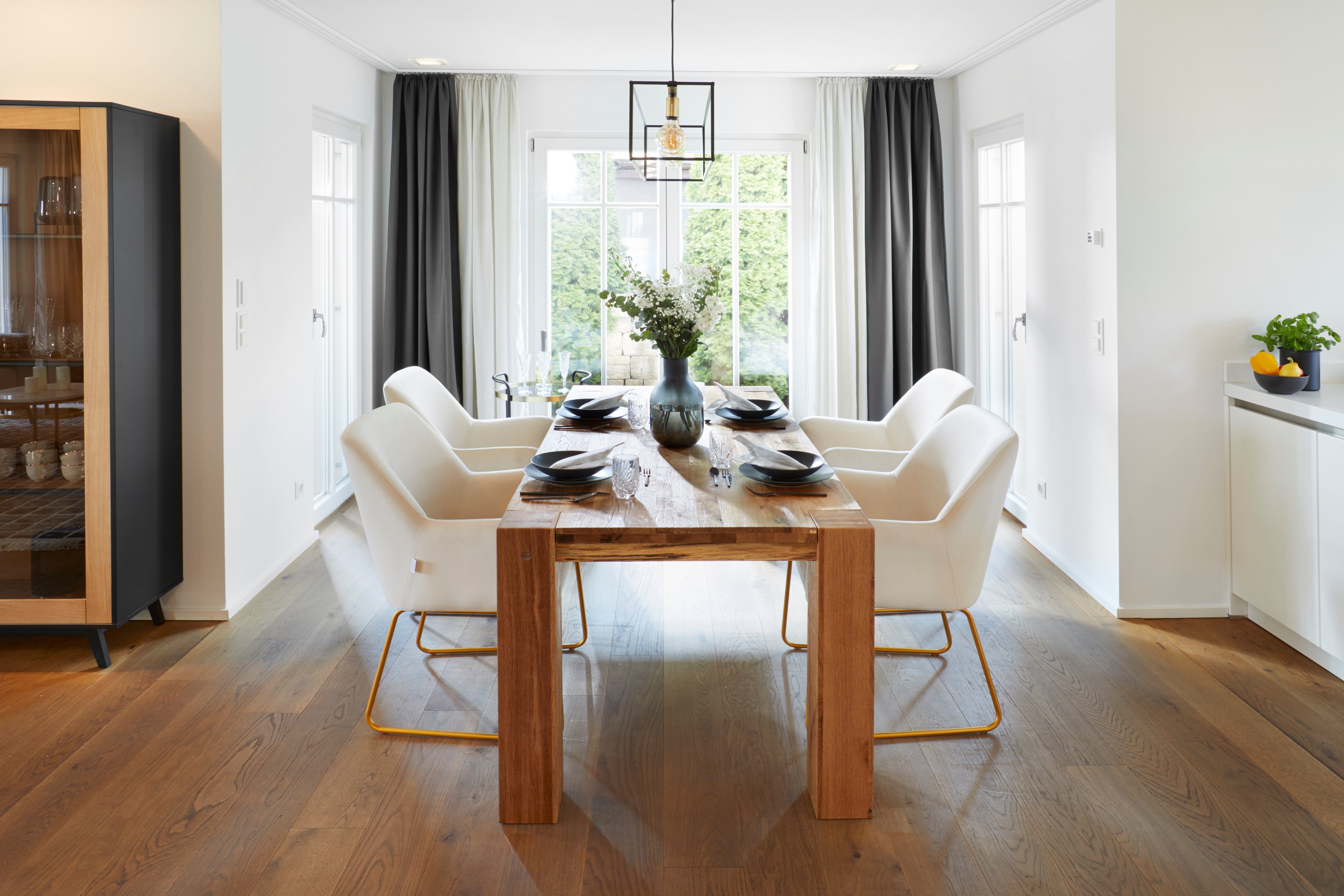 Guido Maria Kretschmer Home&Living Stuhl Lorient, mit zwei unterschiedlichen Beingestellen und Bezugsstoffen
