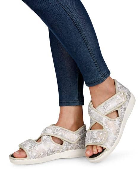 Klettsandalette mit verstellbaren Klettverschlüssen