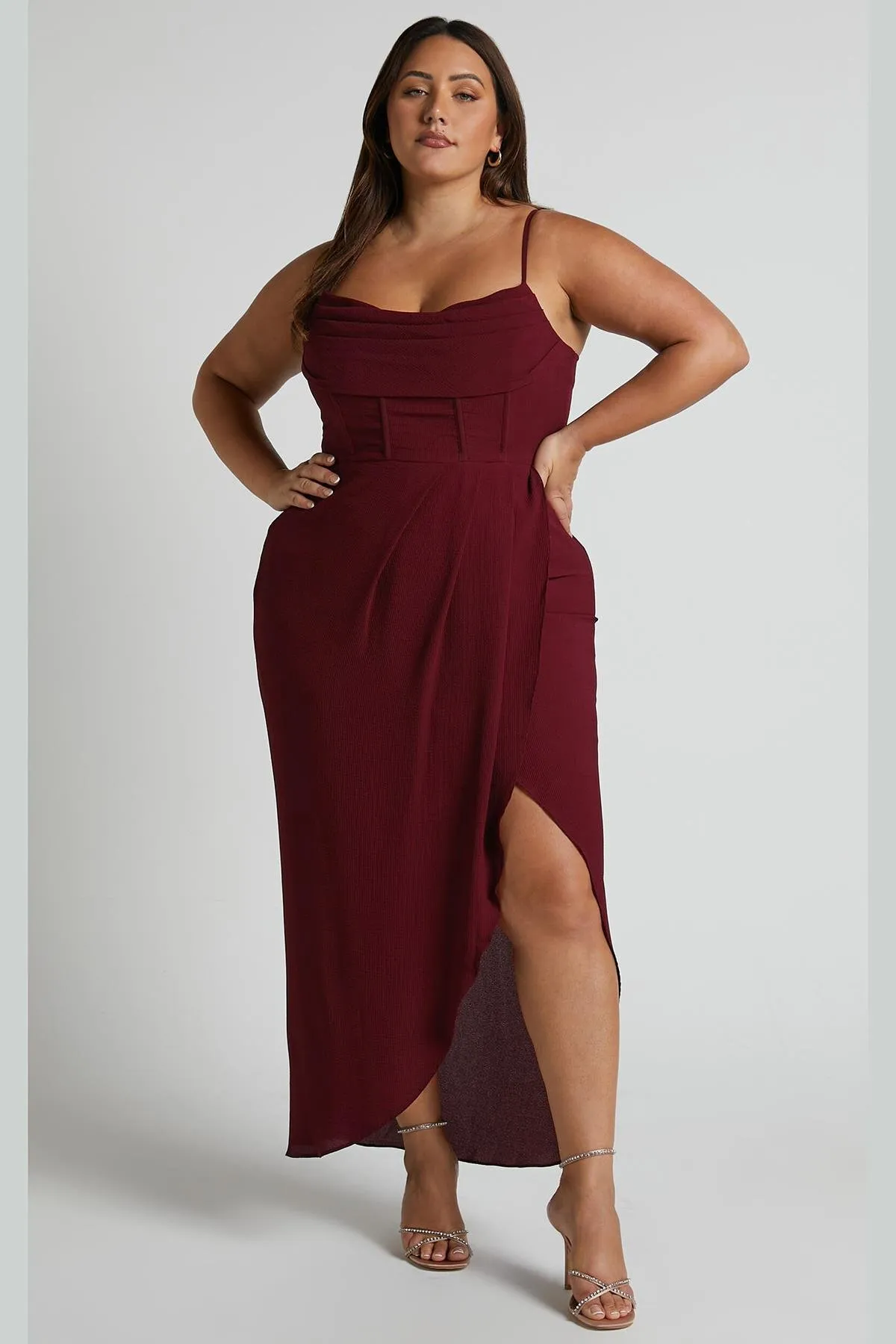 Madmext  Burgunderrotes Degaje-Kleid mit Kragen und Trägern MG2022