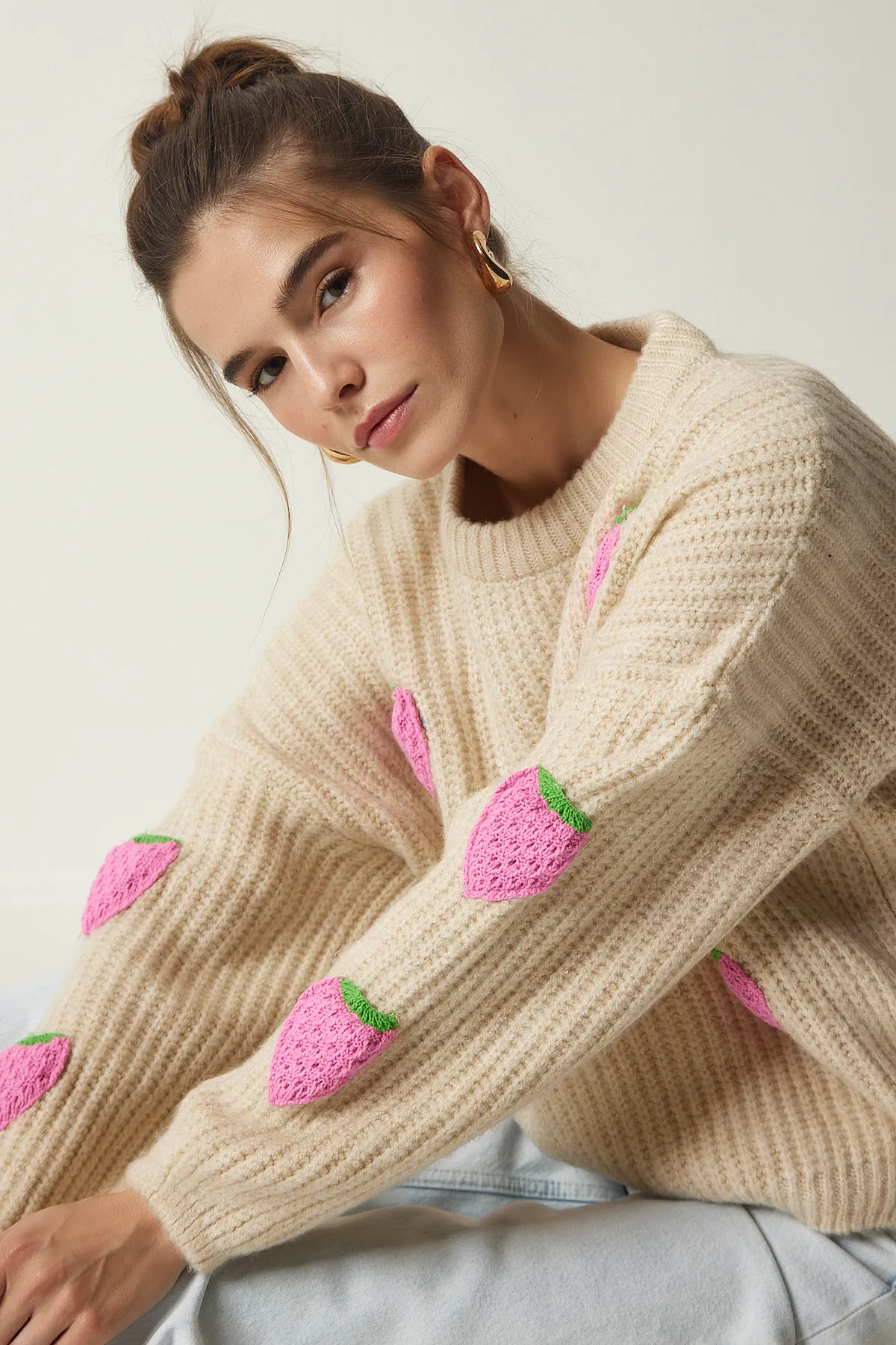 Happiness İstanbul  Beiger Strickpullover mit Erdbeerstruktur für Damen PF00022